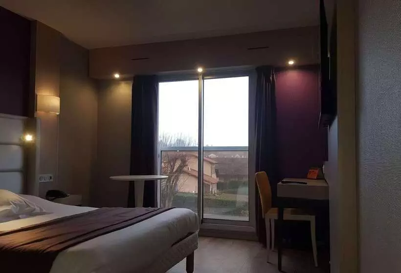 Отель Kyriad Bourg En Bresse