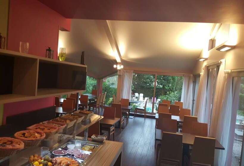 Отель Kyriad Bourg En Bresse