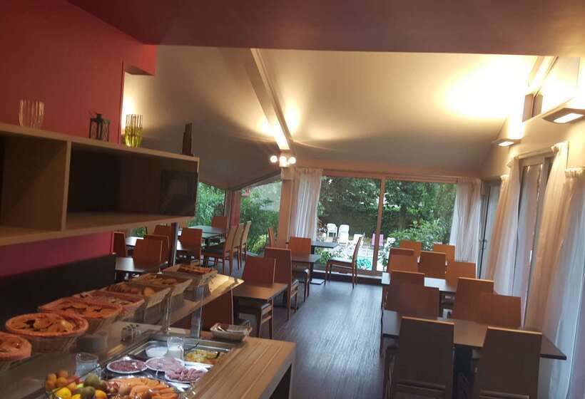 Отель Kyriad Bourg En Bresse