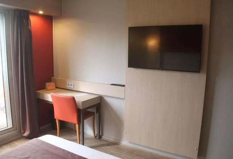 Отель Kyriad Bourg En Bresse