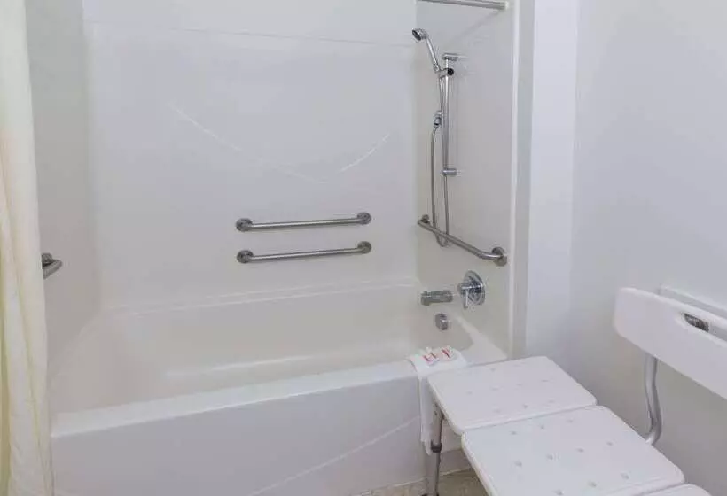 فندق Super 8 By Wyndham Central Pt Medford