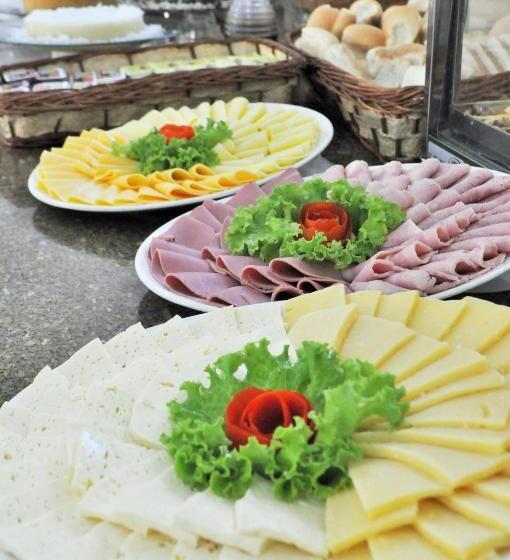 هتل Via Mar Praia