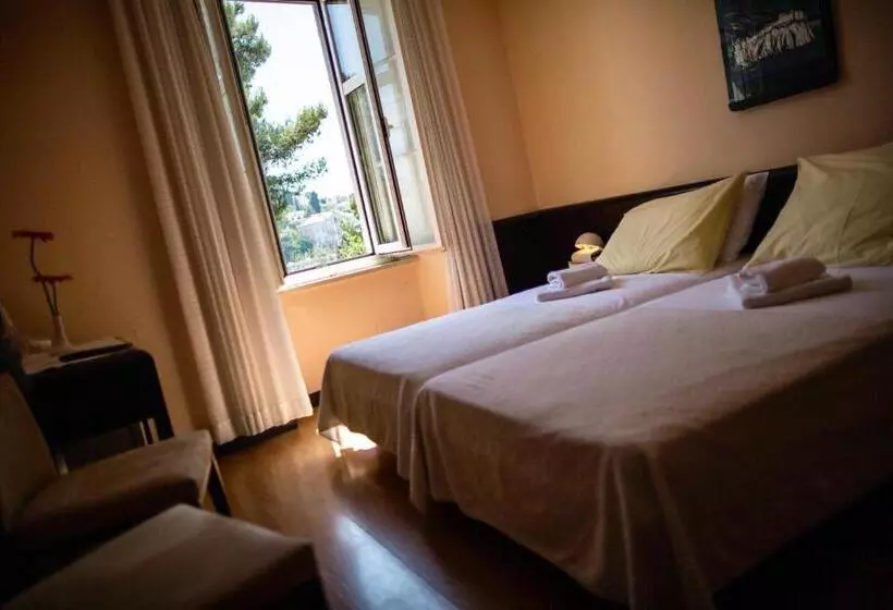 پانسیون Villa Amfora