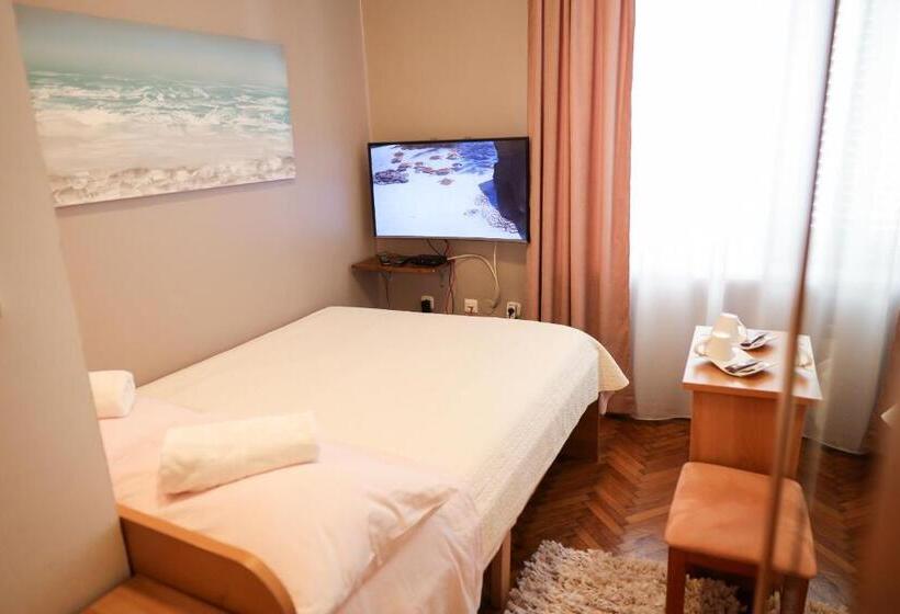 ベッドアンドブレックファースト Rooms Goga