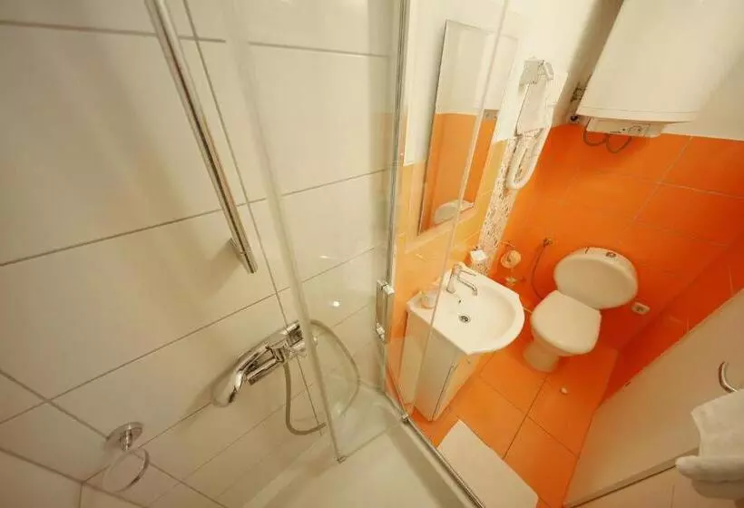 تختخواب و صبحانه Rooms Goga