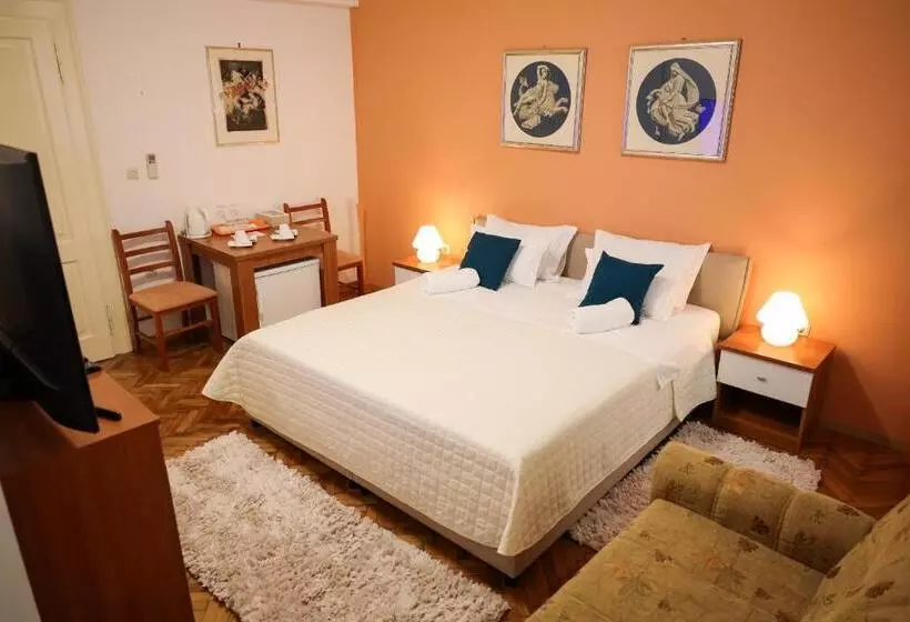 تختخواب و صبحانه Rooms Goga