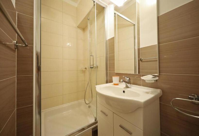 ベッドアンドブレックファースト Rooms Goga