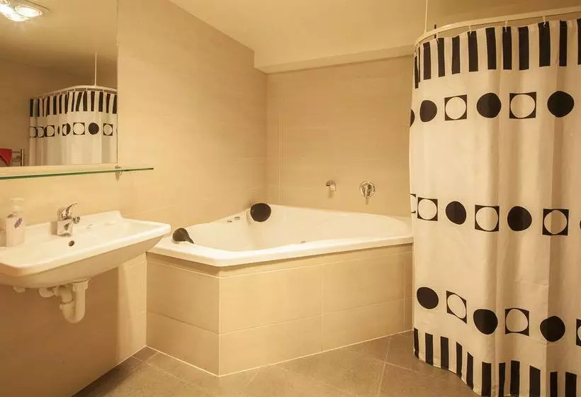 مبيت وإفطار Coronet View Apartments