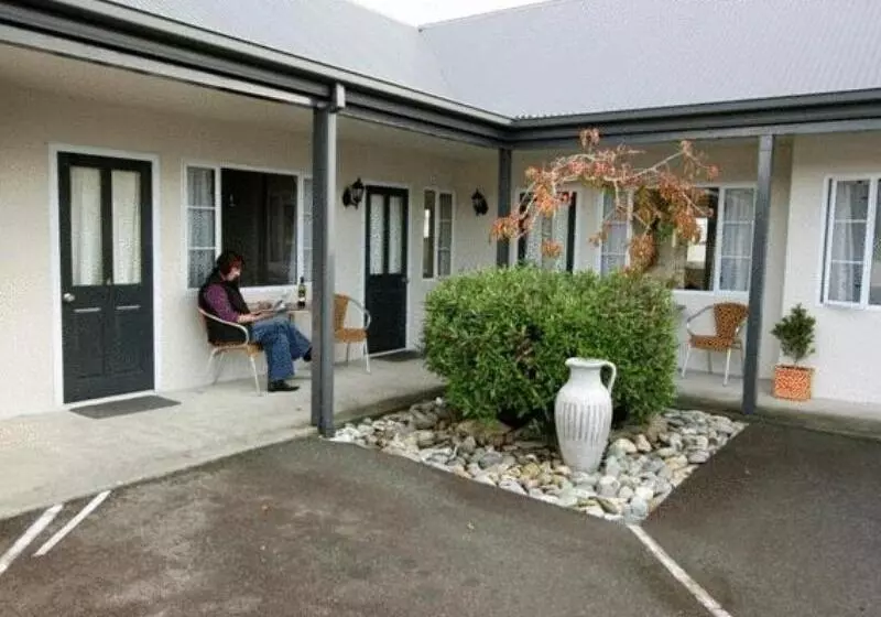 Fitzherbert Court Motel