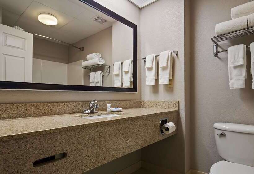 בית מלון כפרי Best Western Lake Cumberland Inn