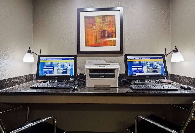 בית מלון כפרי Best Western Lake Cumberland Inn