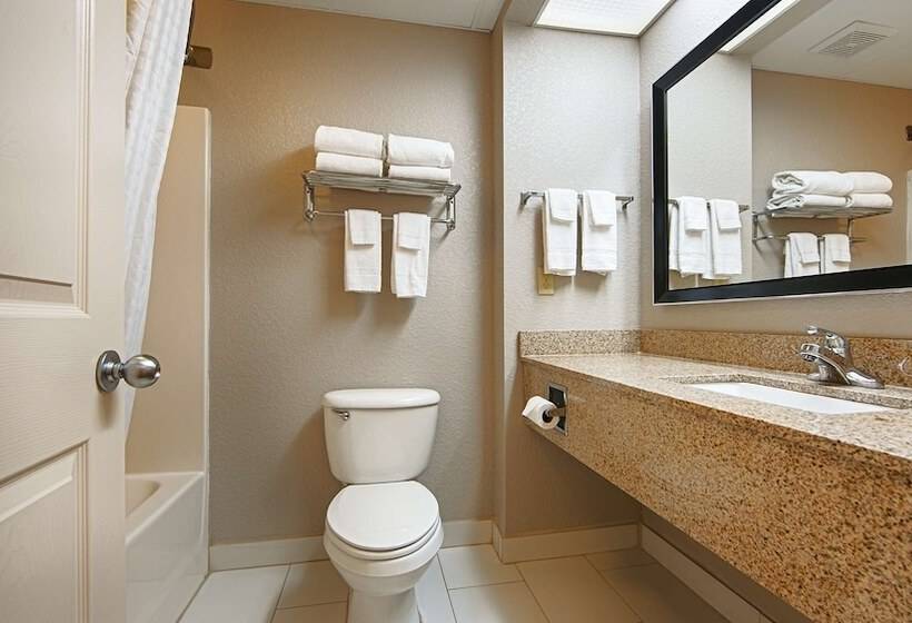 בית מלון כפרי Best Western Lake Cumberland Inn