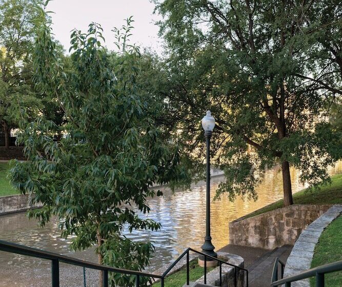 בית מלון כפרי Club Wyndham La Cascada