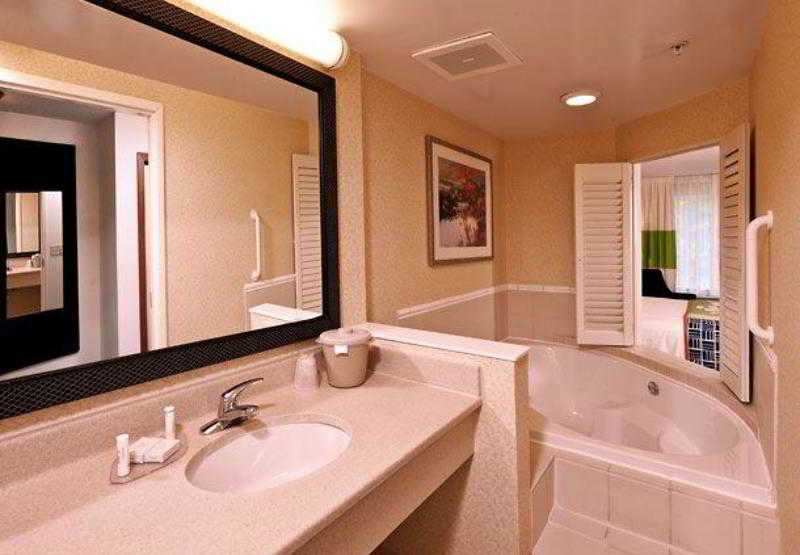 فندق Fairfield Inn & Suites By Marriott Brunswick Freeport