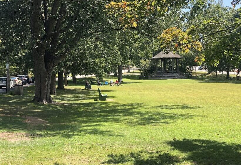 فندق Fairfield Inn & Suites By Marriott Brunswick Freeport