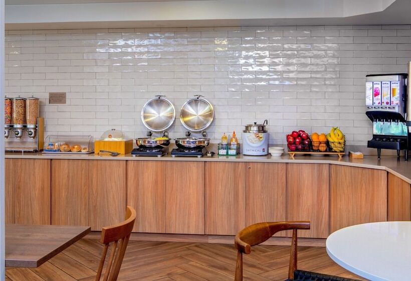 فندق Fairfield Inn & Suites By Marriott Brunswick Freeport