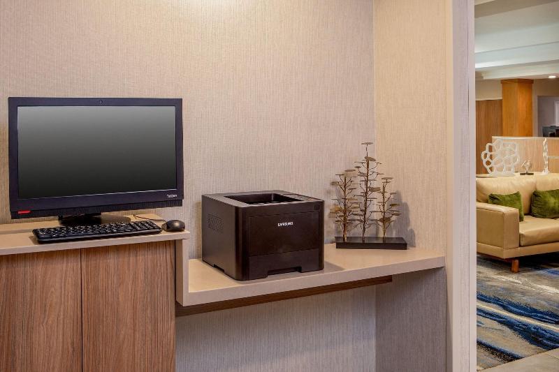 فندق Fairfield Inn & Suites By Marriott Brunswick Freeport