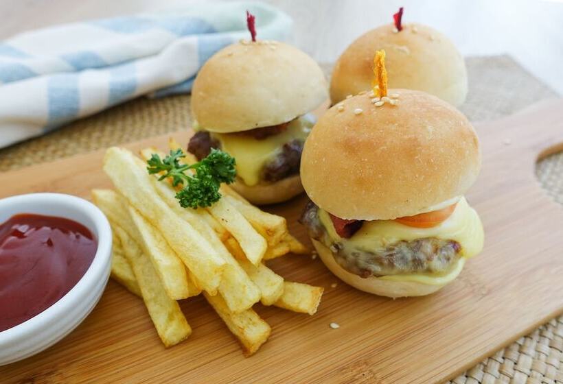 호텔 Patio Pacific Resort