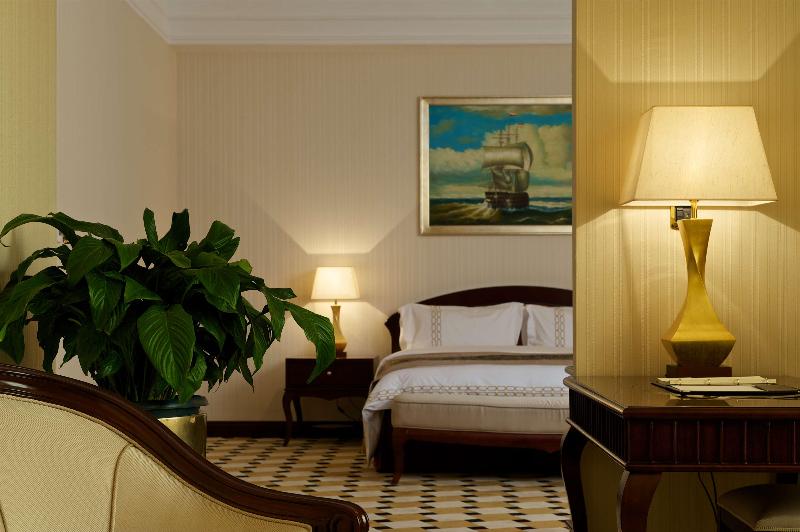 酒店 Royal Tulip Almaty