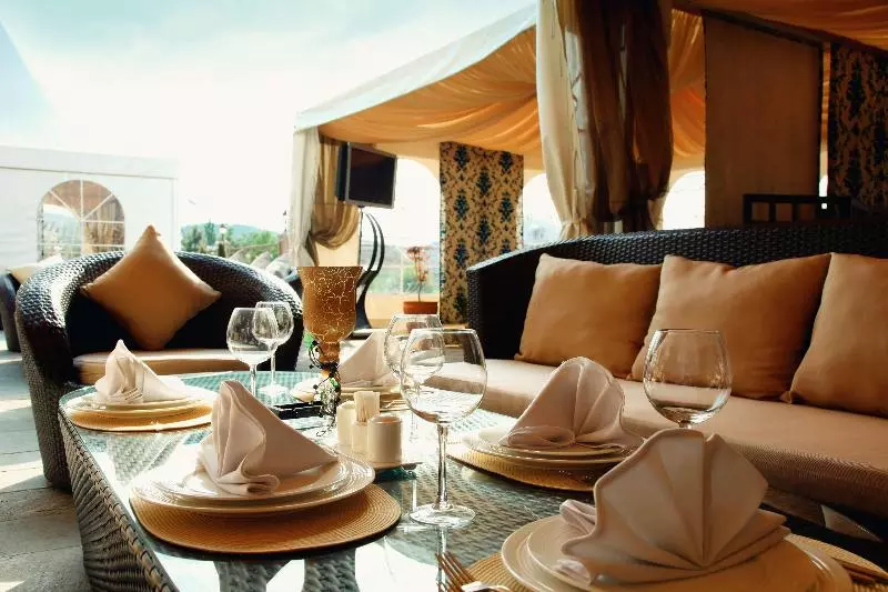 酒店 Royal Tulip Almaty