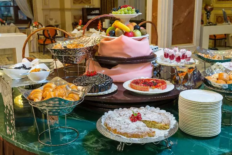 酒店 Royal Tulip Almaty