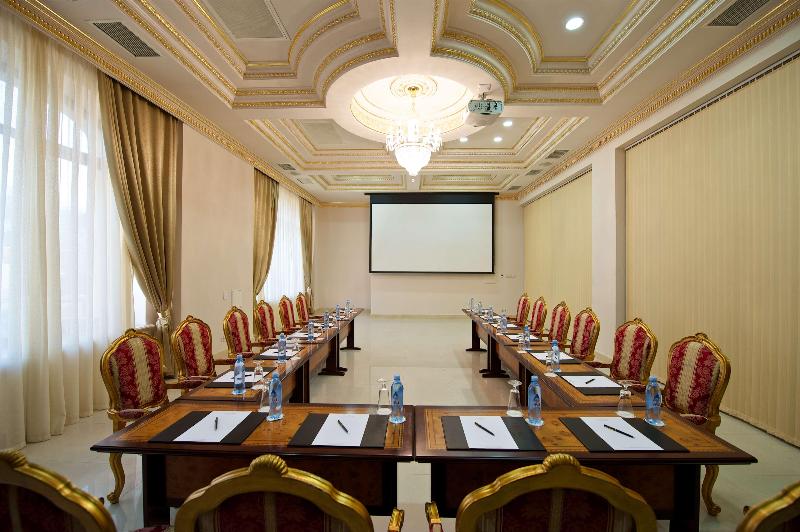 酒店 Royal Tulip Almaty