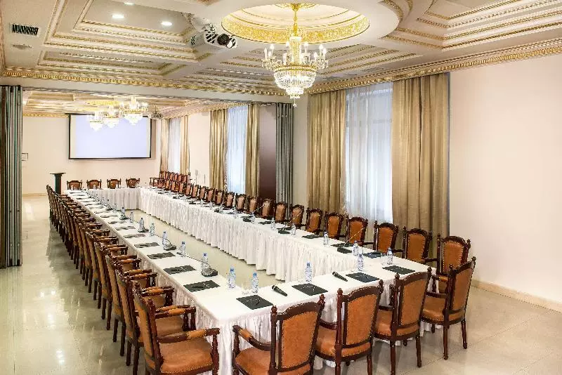 酒店 Royal Tulip Almaty