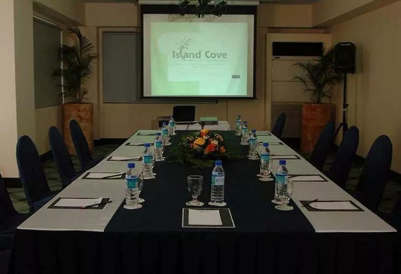 Island Cove Hotel & Leisure Park