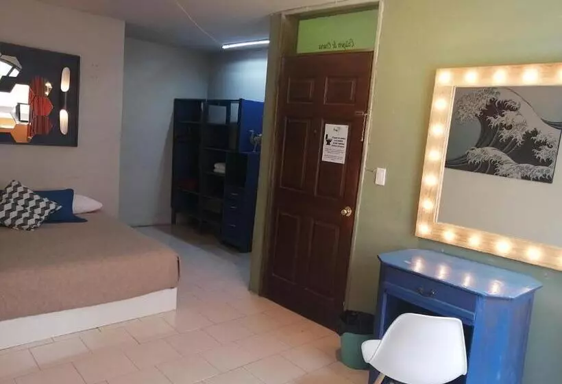 هتل Casa Tres Piedras