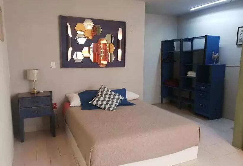 هتل Casa Tres Piedras