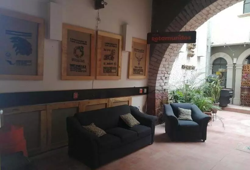 هتل Casa Tres Piedras