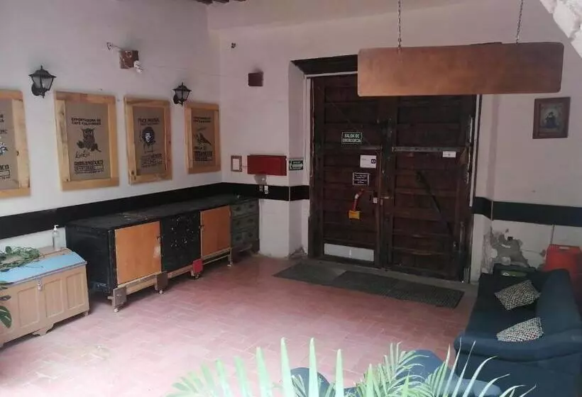 هتل Casa Tres Piedras