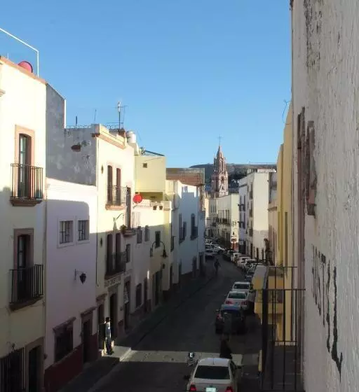 هتل Casa Tres Piedras