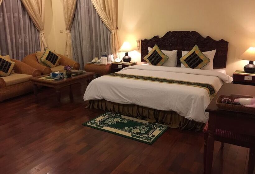 בית מלון כפרי Champasak Palace