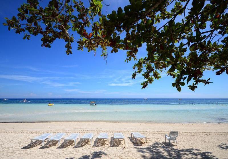 Отель Dumaluan Beach Resort