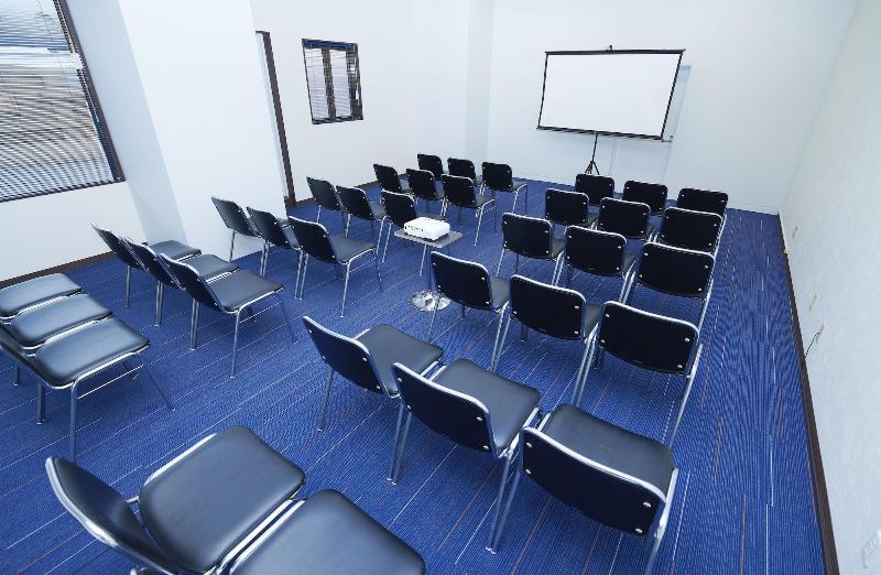 Отель Famy Inn Makuhari