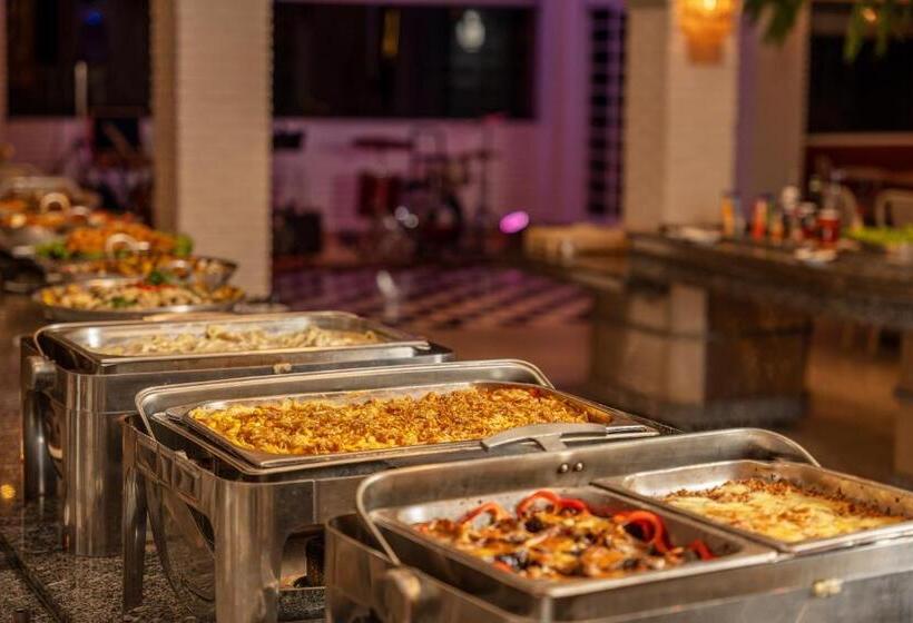 Отель Grinbergs Village