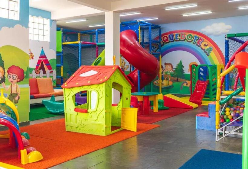 Отель Grinbergs Village