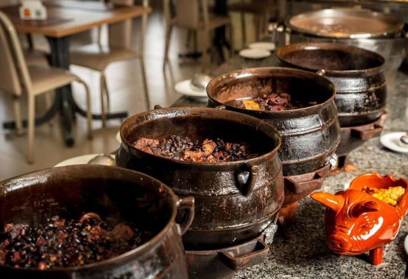 Отель Grinbergs Village