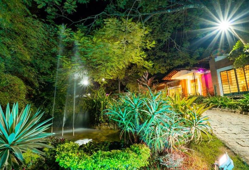 Отель Grinbergs Village