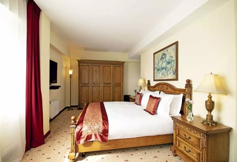 Kempinski Hotel Khan Palace