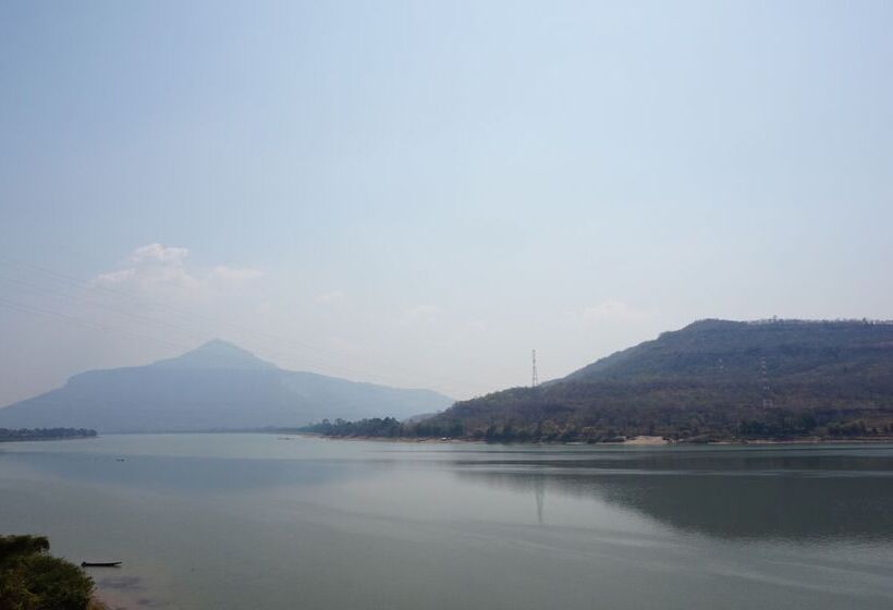 בית מלון כפרי Mekong Paradise Resort