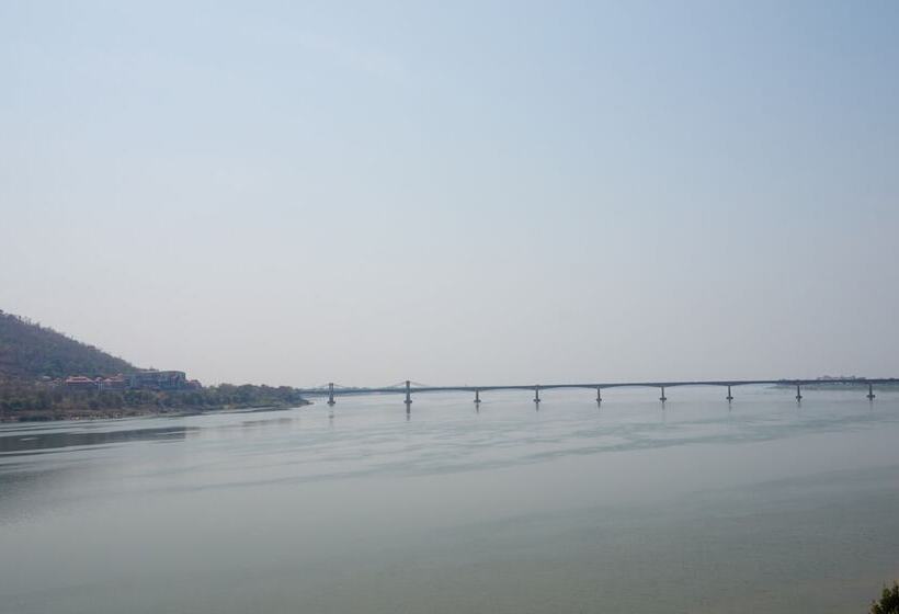 בית מלון כפרי Mekong Paradise Resort