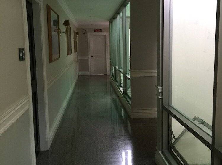 בית מלון כפרי Metrocentre