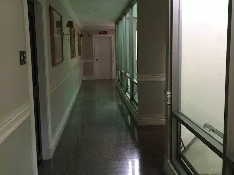 בית מלון כפרי Metrocentre