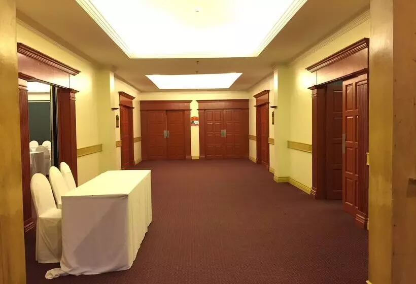 בית מלון כפרי Metrocentre