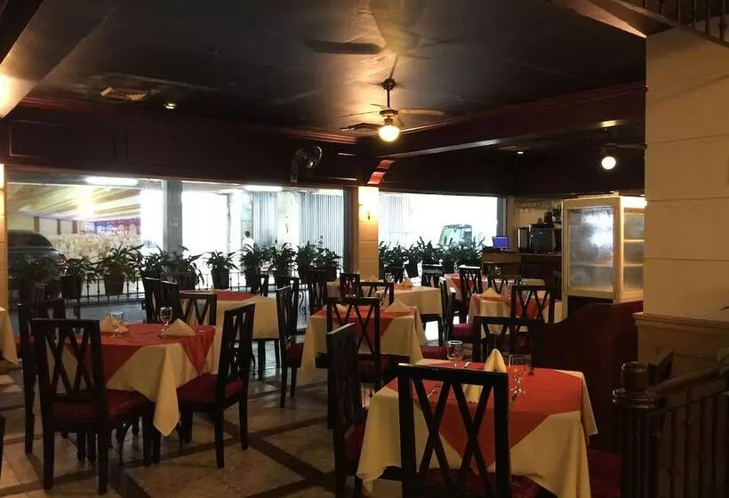 בית מלון כפרי Metrocentre