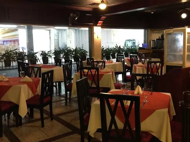 בית מלון כפרי Metrocentre