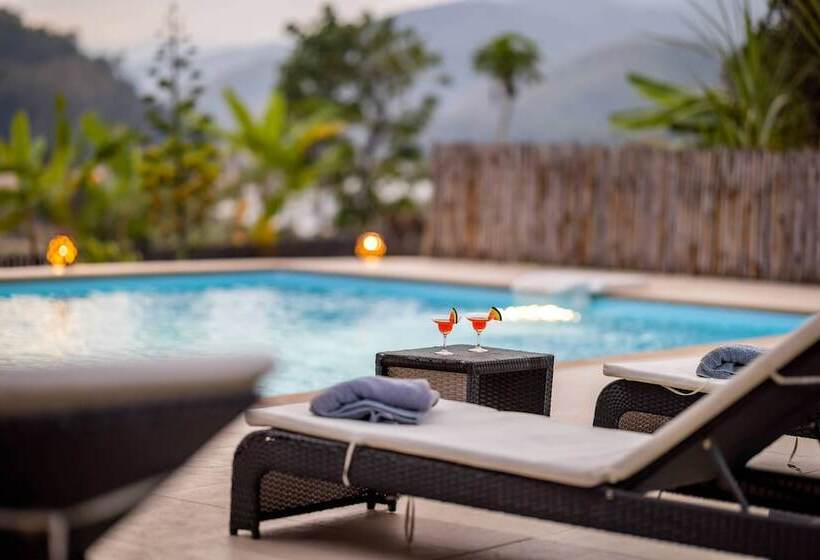 Отель The Sanctuary Pakbeng Lodge