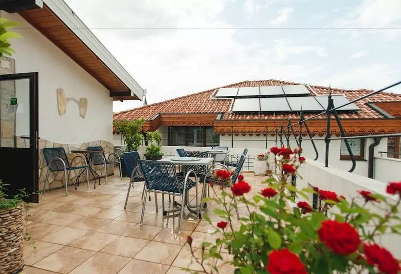 تختخواب و صبحانه Villa Anri